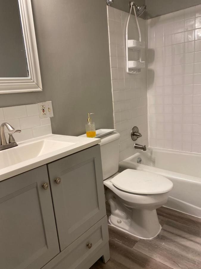 Cozy, Upstairs Apartment Pets Welcome With Fee Family Friendly Close To Everything クリーブランド エクステリア 写真