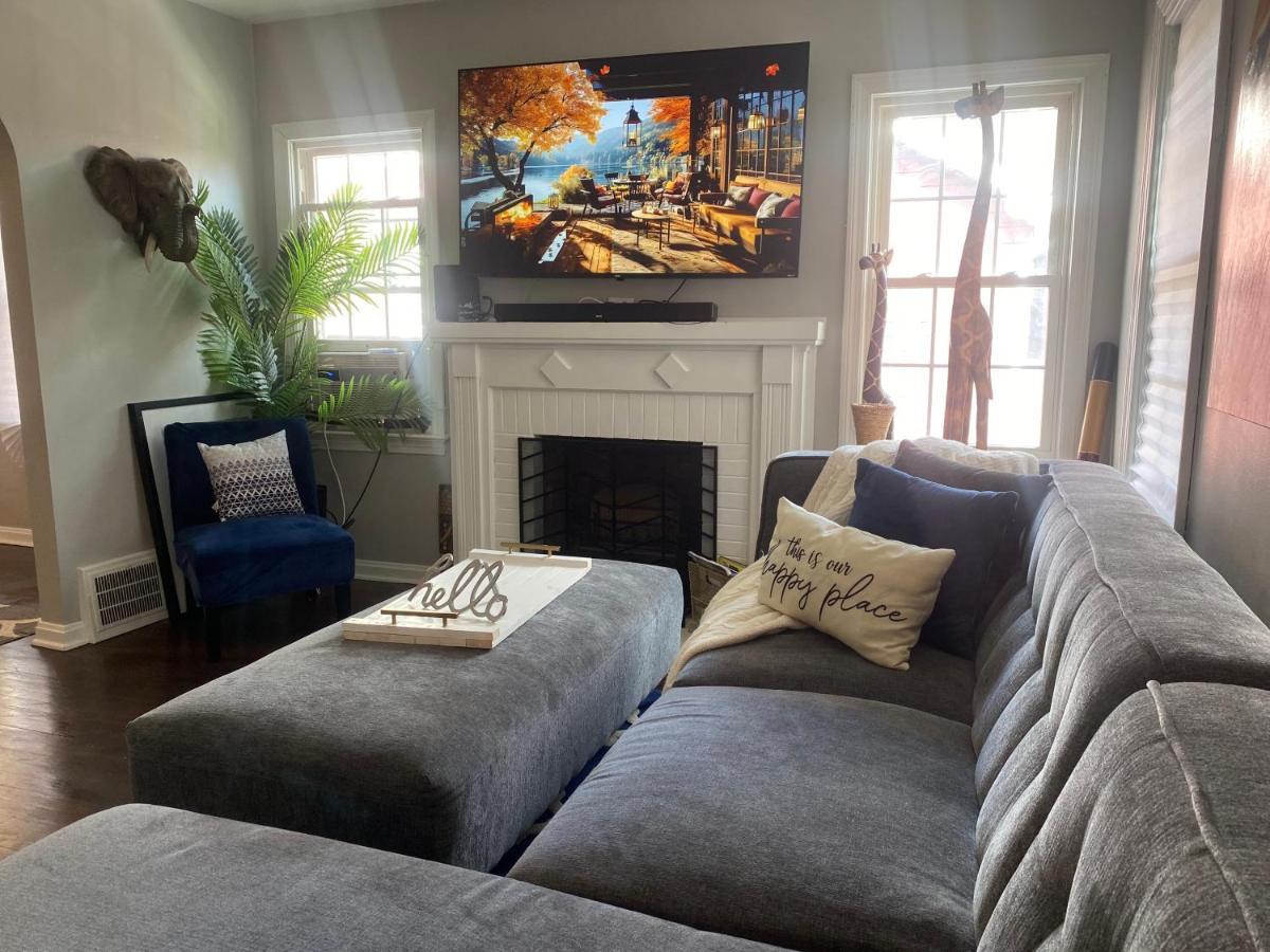 Cozy, Upstairs Apartment Pets Welcome With Fee Family Friendly Close To Everything クリーブランド エクステリア 写真