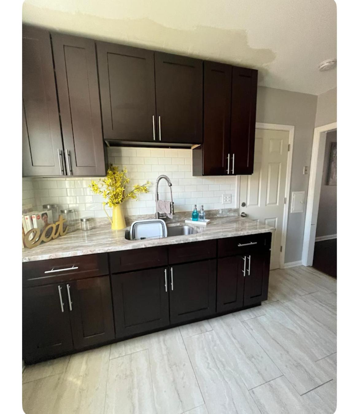 Cozy, Upstairs Apartment Pets Welcome With Fee Family Friendly Close To Everything クリーブランド エクステリア 写真
